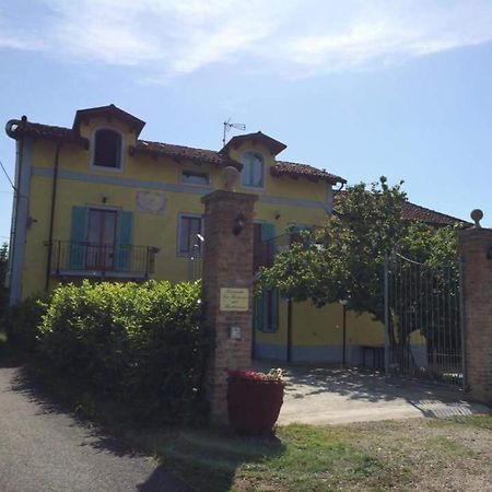 Bed and Breakfast La Terrazza Del Barbaresco à Neviglie Extérieur photo