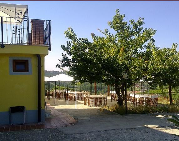 Bed and Breakfast La Terrazza Del Barbaresco à Neviglie Extérieur photo