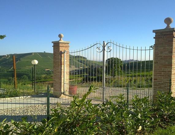 Bed and Breakfast La Terrazza Del Barbaresco à Neviglie Extérieur photo