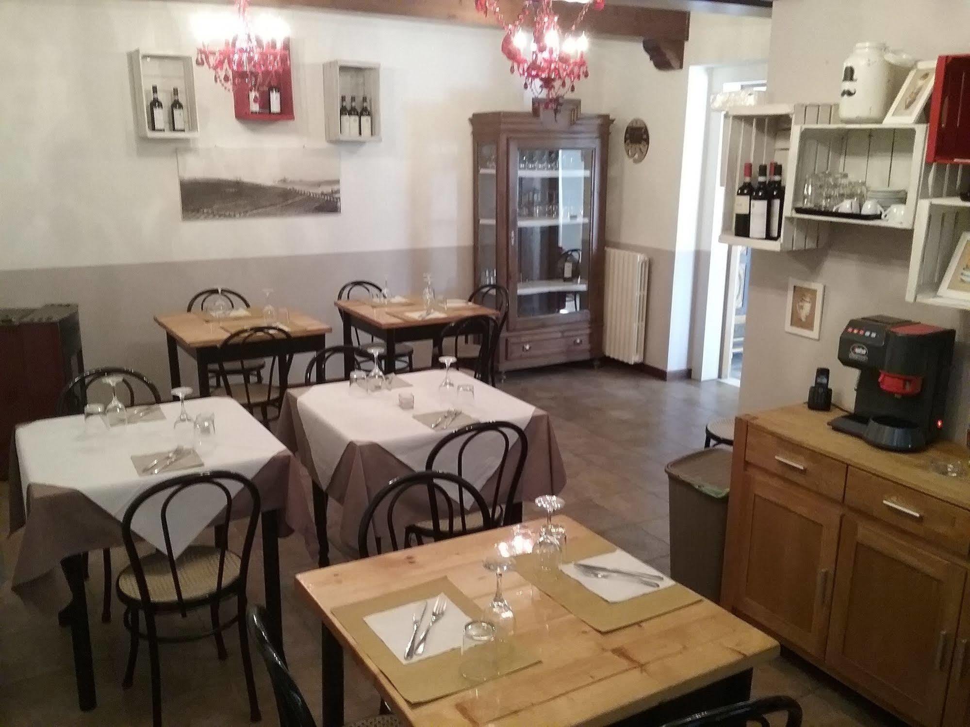 Bed and Breakfast La Terrazza Del Barbaresco à Neviglie Extérieur photo