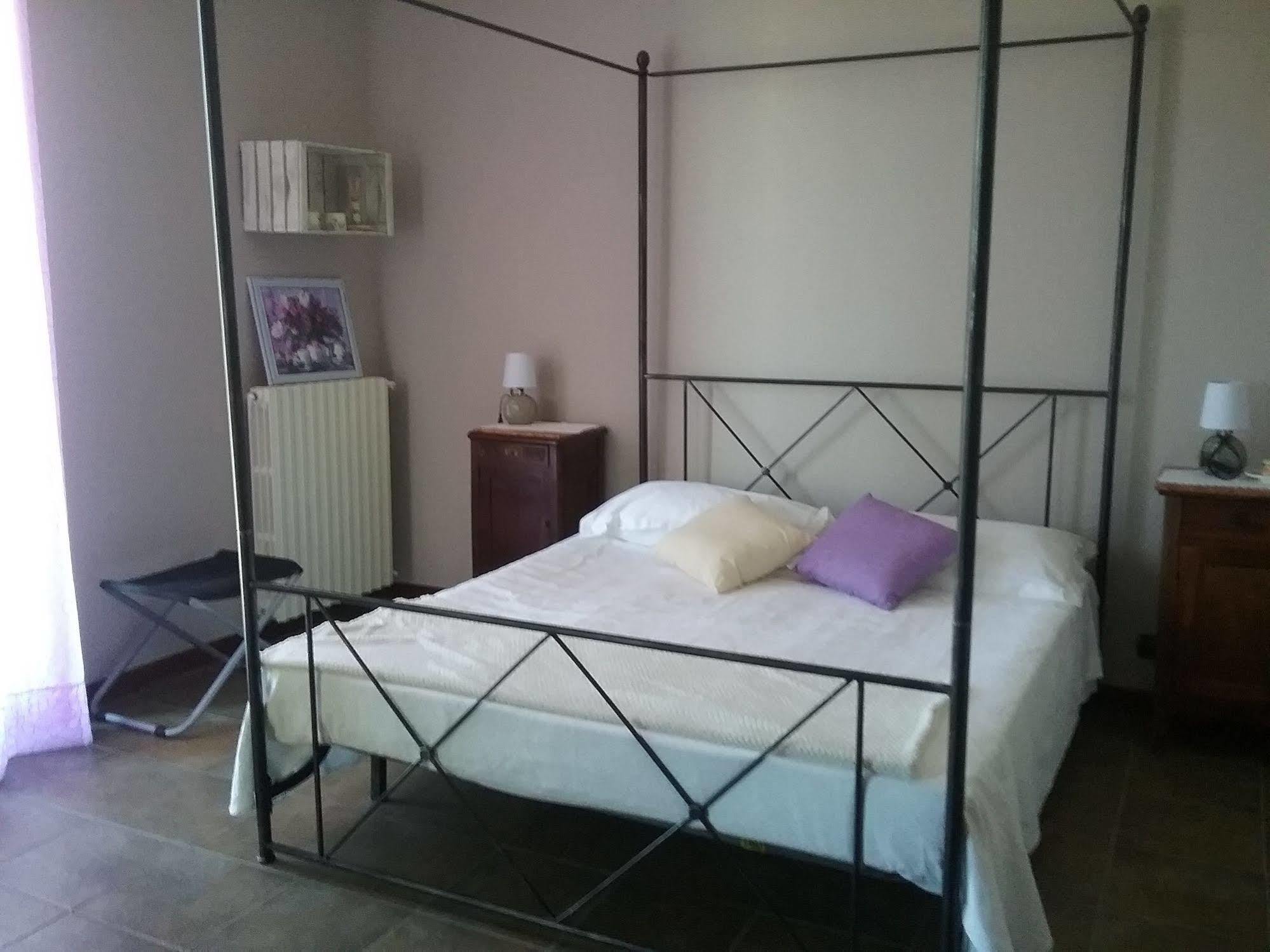 Bed and Breakfast La Terrazza Del Barbaresco à Neviglie Extérieur photo