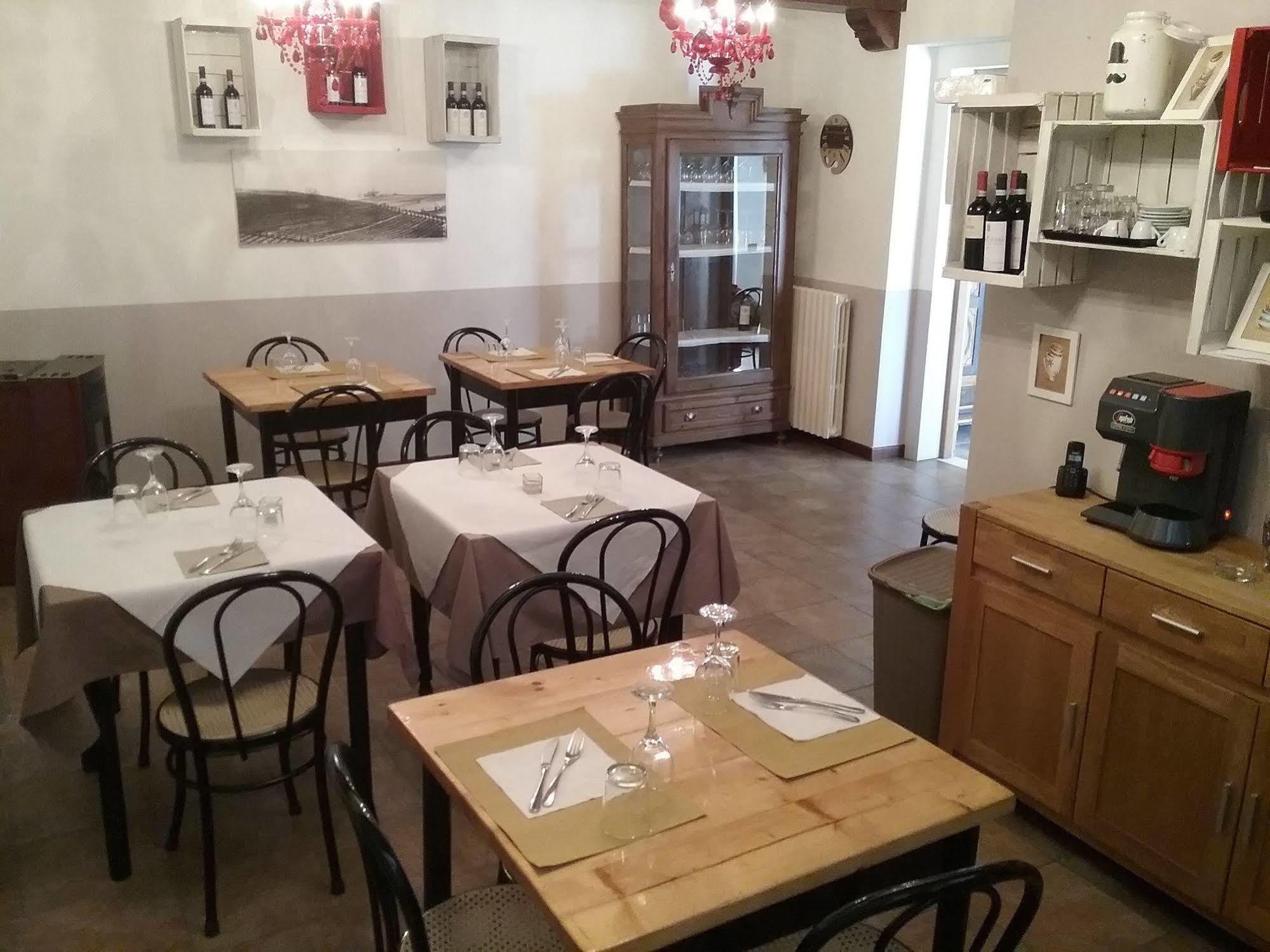 Bed and Breakfast La Terrazza Del Barbaresco à Neviglie Extérieur photo